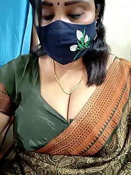 Queenflowerr online show from February 2026 07:01:02 PM