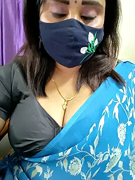 Queenflowerr online show from April 2026 03:28:02 PM