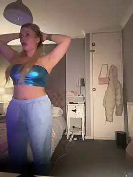 blissdimicco online show from December 2025 04:11:01 PM