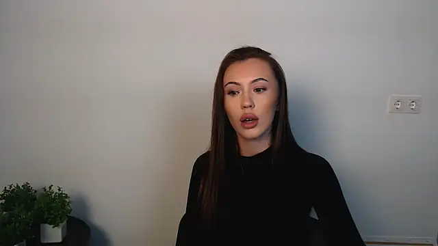 Snapshot of Nikonara_Love chatting on October 2025 04:28:01 PM Nikonara Love online show from October 2025 04:28:01 PM