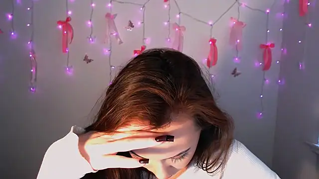 Snapshot of Nikonara_Love chatting on December 2025 01:15:01 PM Nikonara Love online show from December 2025 01:15:01 PM