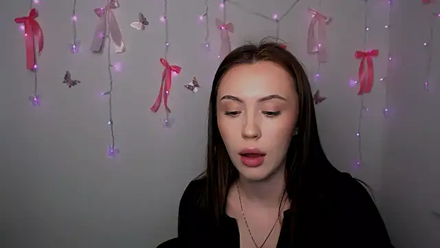 Snapshot of Nikonara_Love chatting on February 2026 04:12:02 PM Nikonara Love online show from February 2026 04:12:02 PM