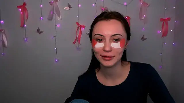 Snapshot of Nikonara_Love chatting on February 2026 01:19:02 PM Nikonara Love online show from February 2026 01:19:02 PM