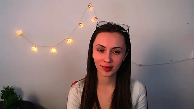 Snapshot of Nikonara_Love chatting on April 2026 08:39:03 AM Nikonara Love online show from April 2026 08:39:03 AM