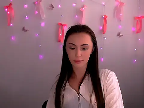 Snapshot of Nikonara_Love chatting on May 2026 11:48:02 AM Nikonara Love online show from May 2026 11:48:02 AM