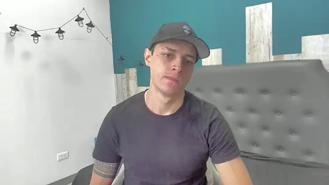 Frank Millers online show from October 2025 08:06:02 PM