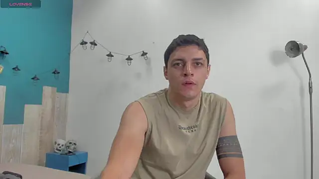 Frank Millers online show from October 2025 08:10:01 PM