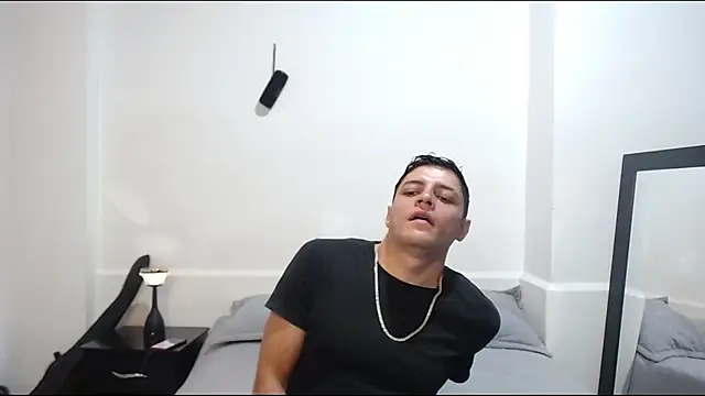 Frank Millers online show from April 2026 04:32:01 PM