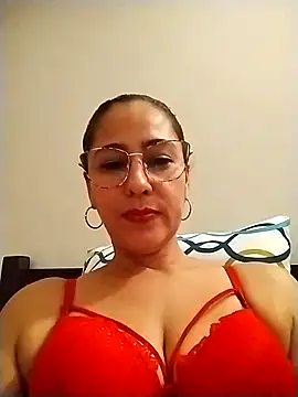 Snapshot of PaulinaCOL chatting on January 2025 03:40:02 AM PaulinaCOL online show from January 2025 03:40:02 AM