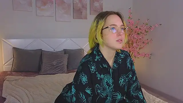 Snapshot of Manic_pixie_ chatting on January 2025 10:54:01 AM Manic pixie online show from January 2025 10:54:01 AM