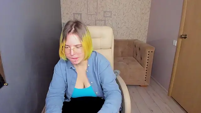 Snapshot of Manic_pixie_ chatting on January 2025 01:30:01 PM Manic pixie online show from January 2025 01:30:01 PM