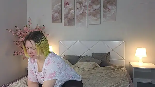 Snapshot of Manic_pixie_ chatting on February 2025 11:02:01 AM Manic pixie online show from February 2025 11:02:01 AM