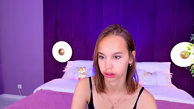 Snapshot of SandraTucker chatting on July 2026 02:40:01 AM SandraTucker online show from July 2026 02:40:01 AM