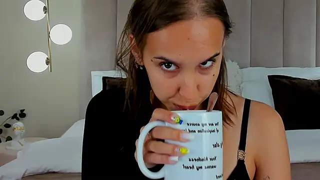 Snapshot of SandraTucker chatting on July 2026 02:39:01 AM SandraTucker online show from July 2026 02:39:01 AM