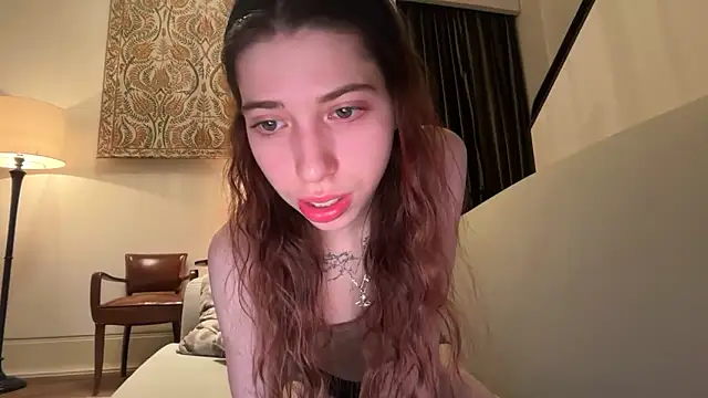 HappyVivy online show from December 2025 12:49:02 AM