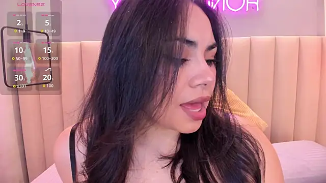 Snapshot of Naomymonroe_ chatting on June 2026 10:39:01 AM Naomymonroe online show from June 2026 10:39:01 AM