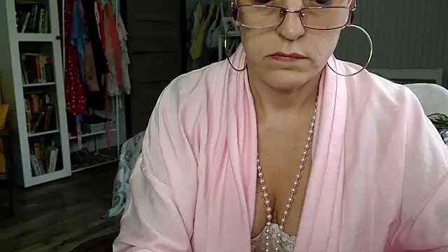 Snapshot of Soffya_Soy chatting on May 2026 06:44:01 AM Soffya Soy online show from May 2026 06:44:01 AM