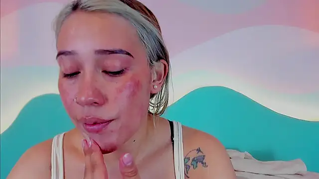 Lannajansen online show from October 2025 03:35:01 PM