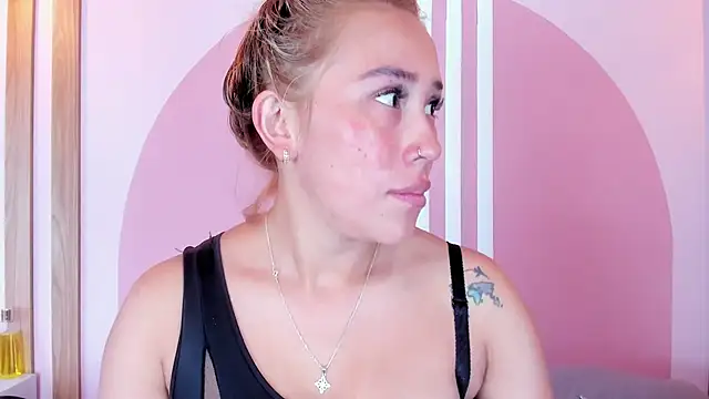 Lannajansen online show from April 2026 01:23:02 PM