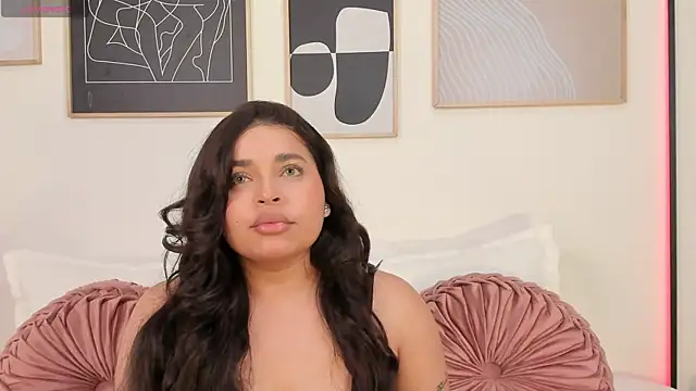 Snapshot of RachelRusso chatting on February 2025 05:40:02 AM RachelRusso online show from February 2025 05:40:02 AM