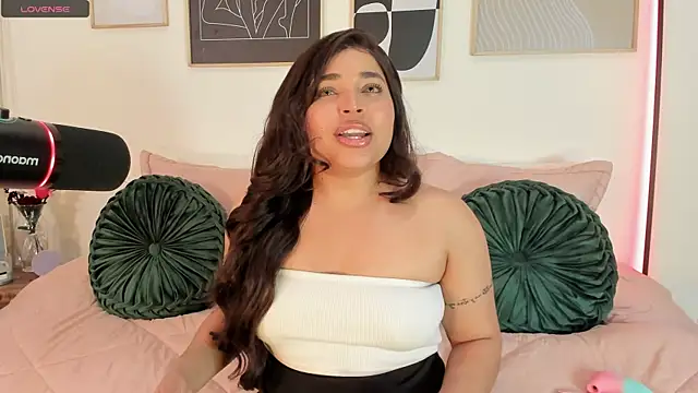 Snapshot of RachelRusso chatting on March 2025 05:14:02 AM RachelRusso online show from March 2025 05:14:02 AM