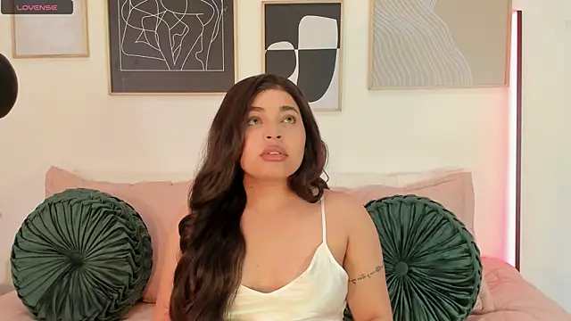 Snapshot of RachelRusso chatting on March 2025 04:02:02 AM RachelRusso online show from March 2025 04:02:02 AM