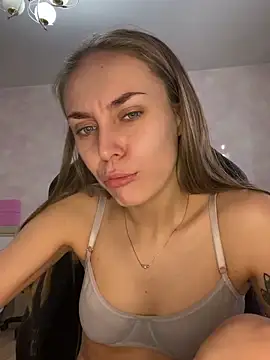 Snapshot of White_Lu chatting on February 2025 02:26:02 AM White Lu online show from February 2025 02:26:02 AM