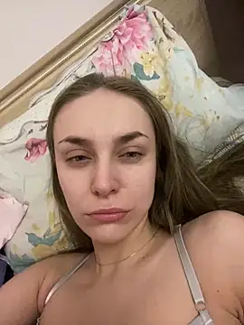 Snapshot of White_Lu chatting on February 2025 09:33:02 PM White Lu online show from February 2025 09:33:02 PM