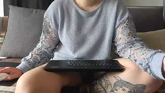 bunnyfox420 online show from March 2026 04:23:01 PM