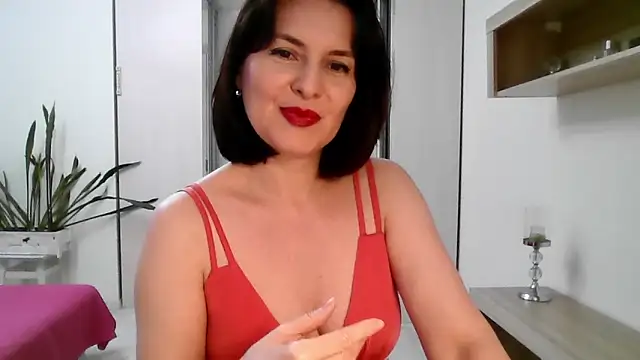 Victoria Glam online show from March 2026 05:38:01 PM