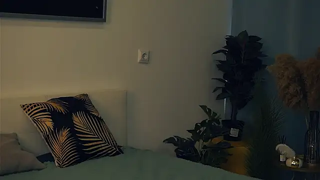 Snapshot of VeronaCritchlow chatting on February 2025 11:44:02 AM VeronaCritchlow online show from February 2025 11:44:02 AM