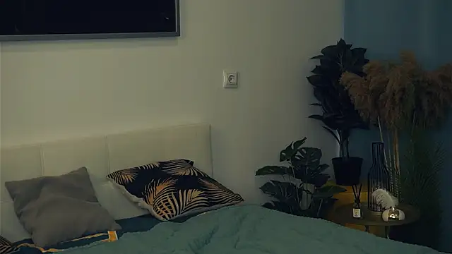 Snapshot of VeronaCritchlow chatting on February 2025 10:37:02 AM VeronaCritchlow online show from February 2025 10:37:02 AM