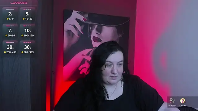 Snapshot of QueenOfHaze chatting on May 2026 09:39:02 AM QueenOfHaze online show from May 2026 09:39:02 AM