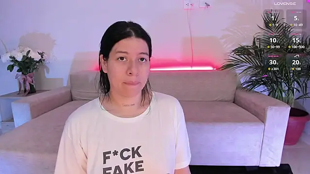 Hannah Jonhson online show from December 2025 03:24:02 AM