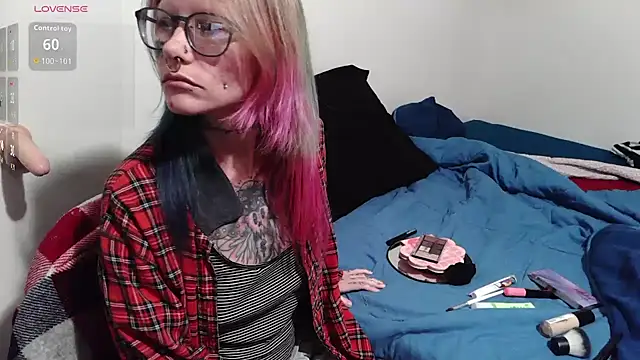 tvstatic online show from February 2026 07:09:02 AM