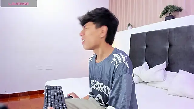 Im Kael online show from January 2025 12:11:02 PM