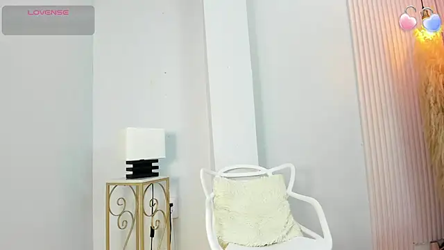 Snapshot of alana_rossetti chatting on May 2026 03:15:01 AM alana rossetti online show from May 2026 03:15:01 AM