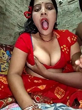 Snapshot of Simrandeshipp chatting on June 2026 04:41:02 PM Simrandeshipp online show from June 2026 04:41:02 PM