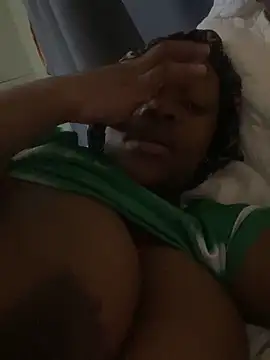 Snapshot of Boneca25 chatting on February 2025 10:36:01 PM Boneca25 online show from February 2025 10:36:01 PM