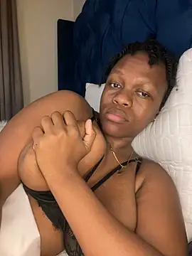 Snapshot of Boneca25 chatting on February 2025 06:59:02 PM Boneca25 online show from February 2025 06:59:02 PM