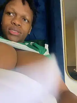 Snapshot of Boneca25 chatting on February 2025 08:47:02 PM Boneca25 online show from February 2025 08:47:02 PM