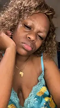 Snapshot of Boneca25 chatting on February 2025 08:28:02 AM Boneca25 online show from February 2025 08:28:02 AM