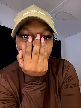 Snapshot of Boneca25 chatting on October 2025 06:14:02 AM Boneca25 online show from October 2025 06:14:02 AM