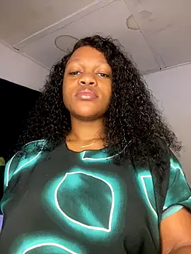 Snapshot of Boneca25 chatting on October 2025 08:35:01 AM Boneca25 online show from October 2025 08:35:01 AM