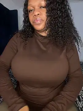 Snapshot of Boneca25 chatting on November 2025 06:02:02 AM Boneca25 online show from November 2025 06:02:02 AM