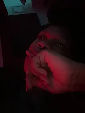 Boneca25 online show from April 2026 10:36:01 AM