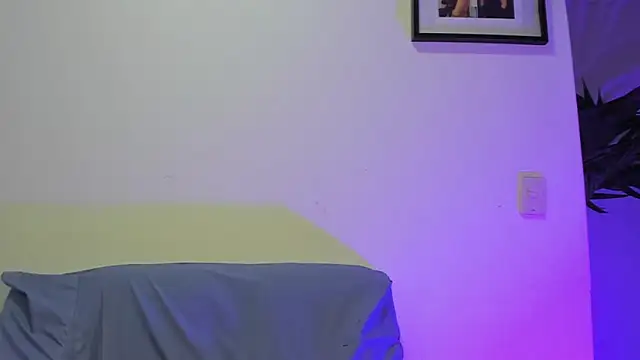 Snapshot of vicky__skinny_1 chatting on March 2025 12:09:02 PM vicky  skinny 1 online show from March 2025 12:09:02 PM