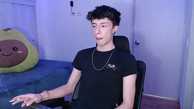 Juanmres online show from April 2026 09:27:01 PM