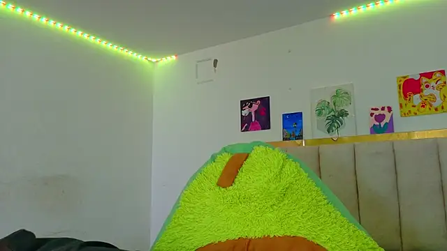 Juanmres online show from July 2026 06:02:02 PM