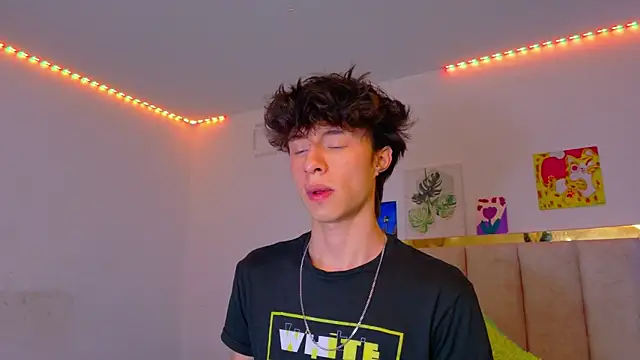 Juanmres online show from July 2026 07:50:02 PM